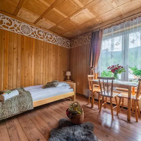 Z Widokiem Na Gory I Prywatny Z Zadaszona Altana - Grillem I Ogniskiem. Séjour chez l'habitant *
